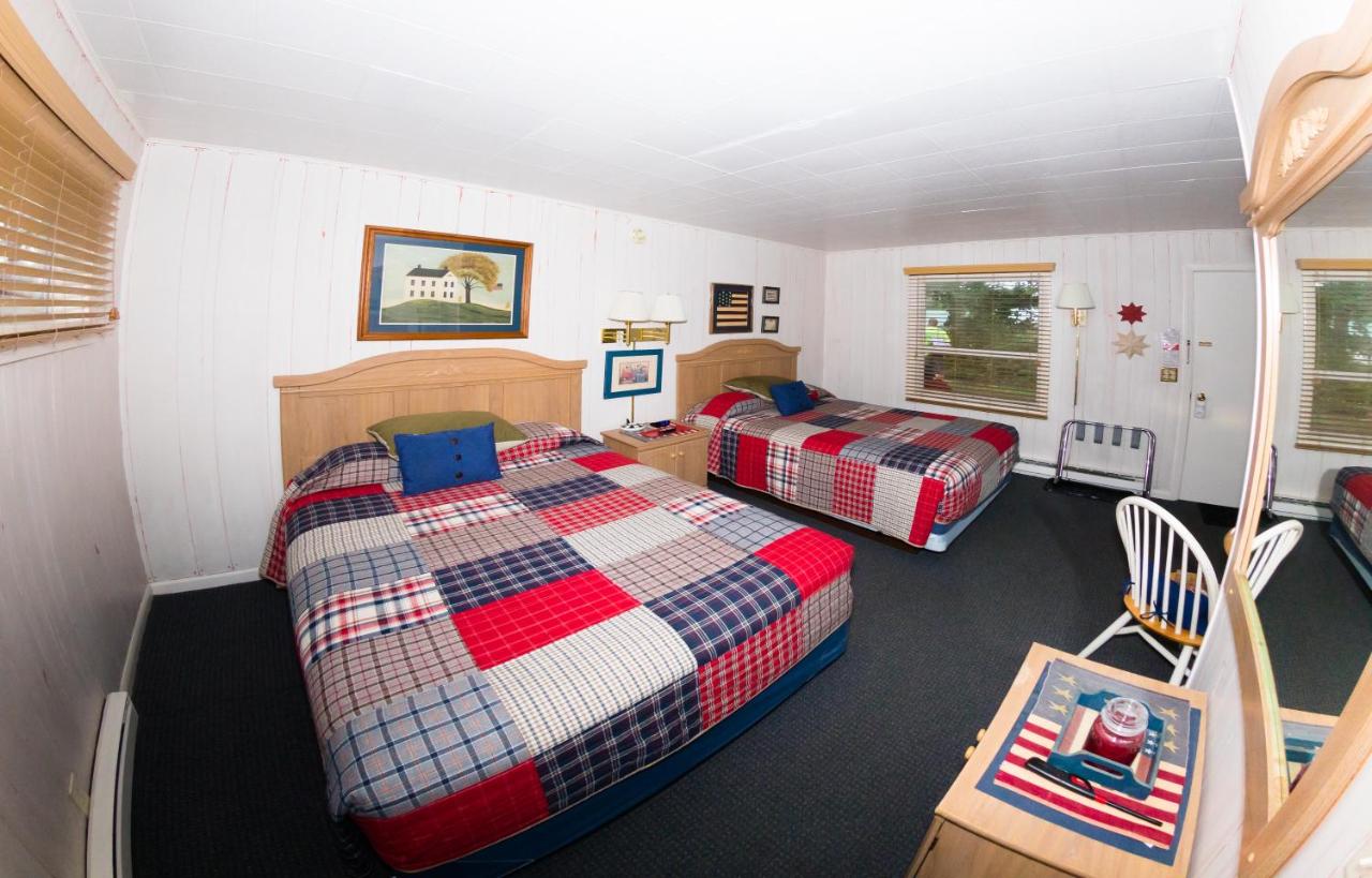 | Oak Park Inn