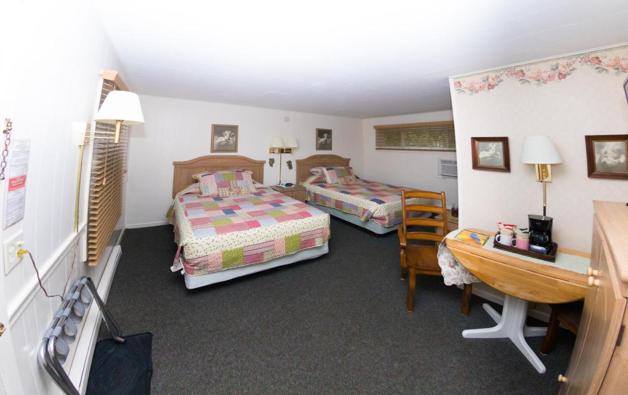| Oak Park Inn