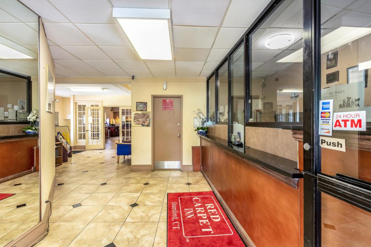 | Red Carpet Inn - Stamford