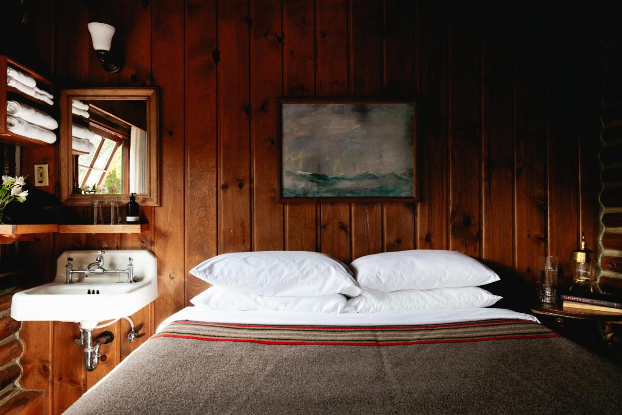 Queen Room with Shared Bathroom at Captain Whidbey