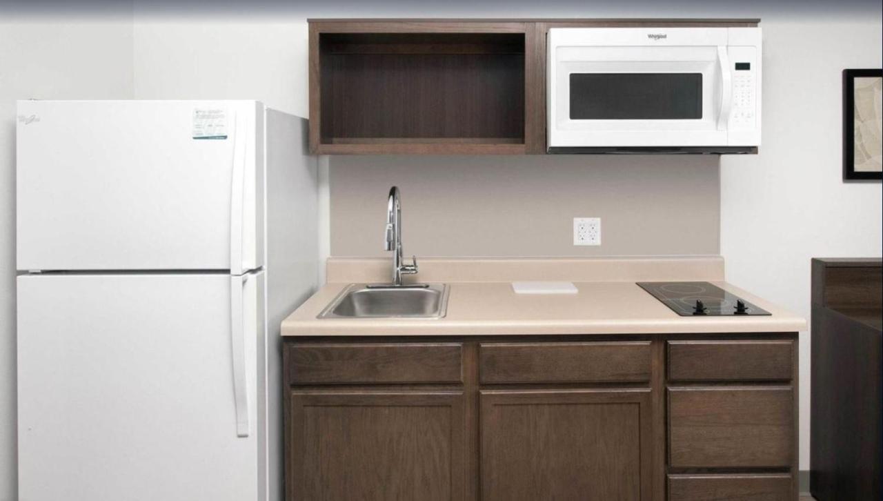 Deluxe Queen Studio at WoodSpring Suites Lake Jackson