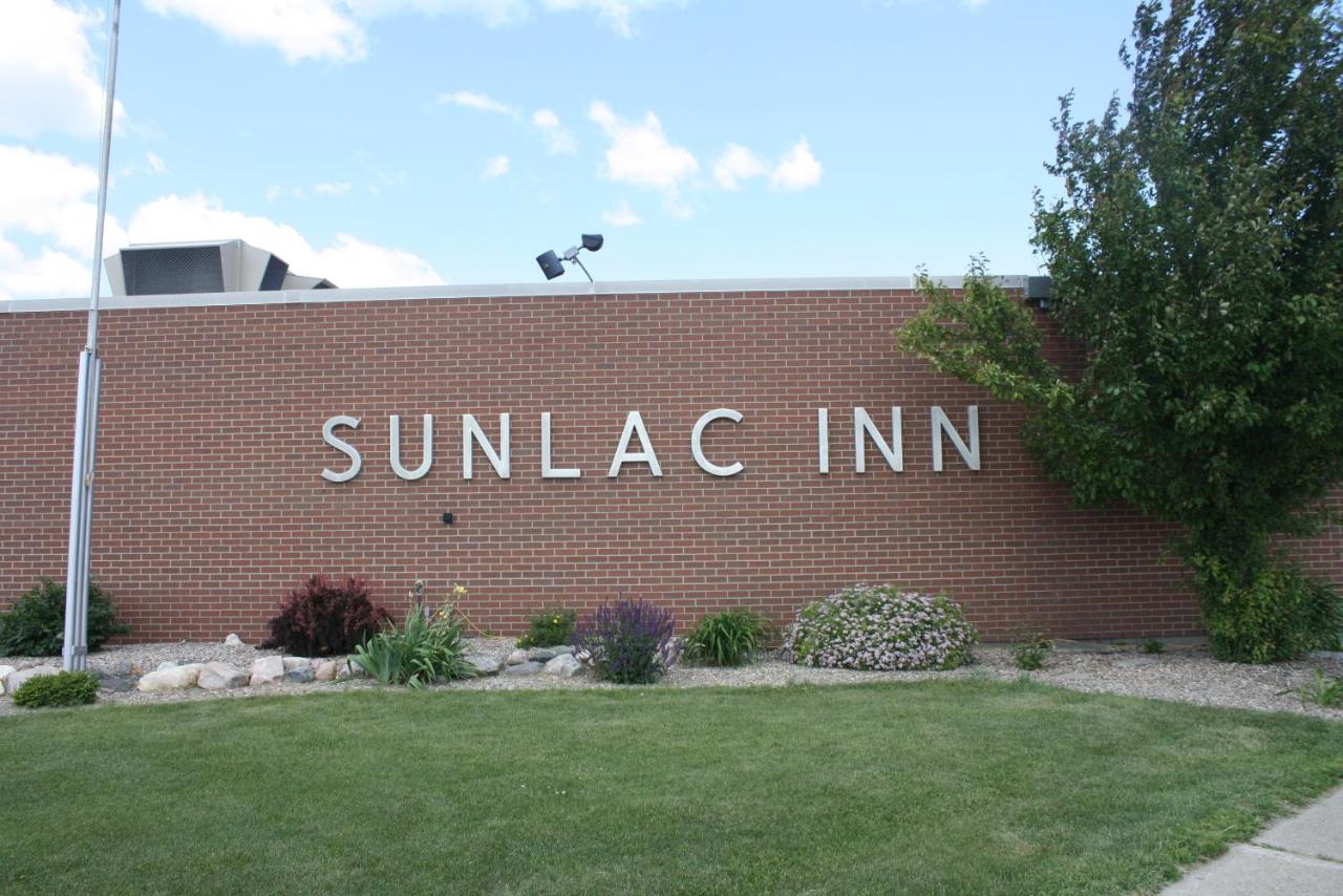 | Sunlac Inn Lakota