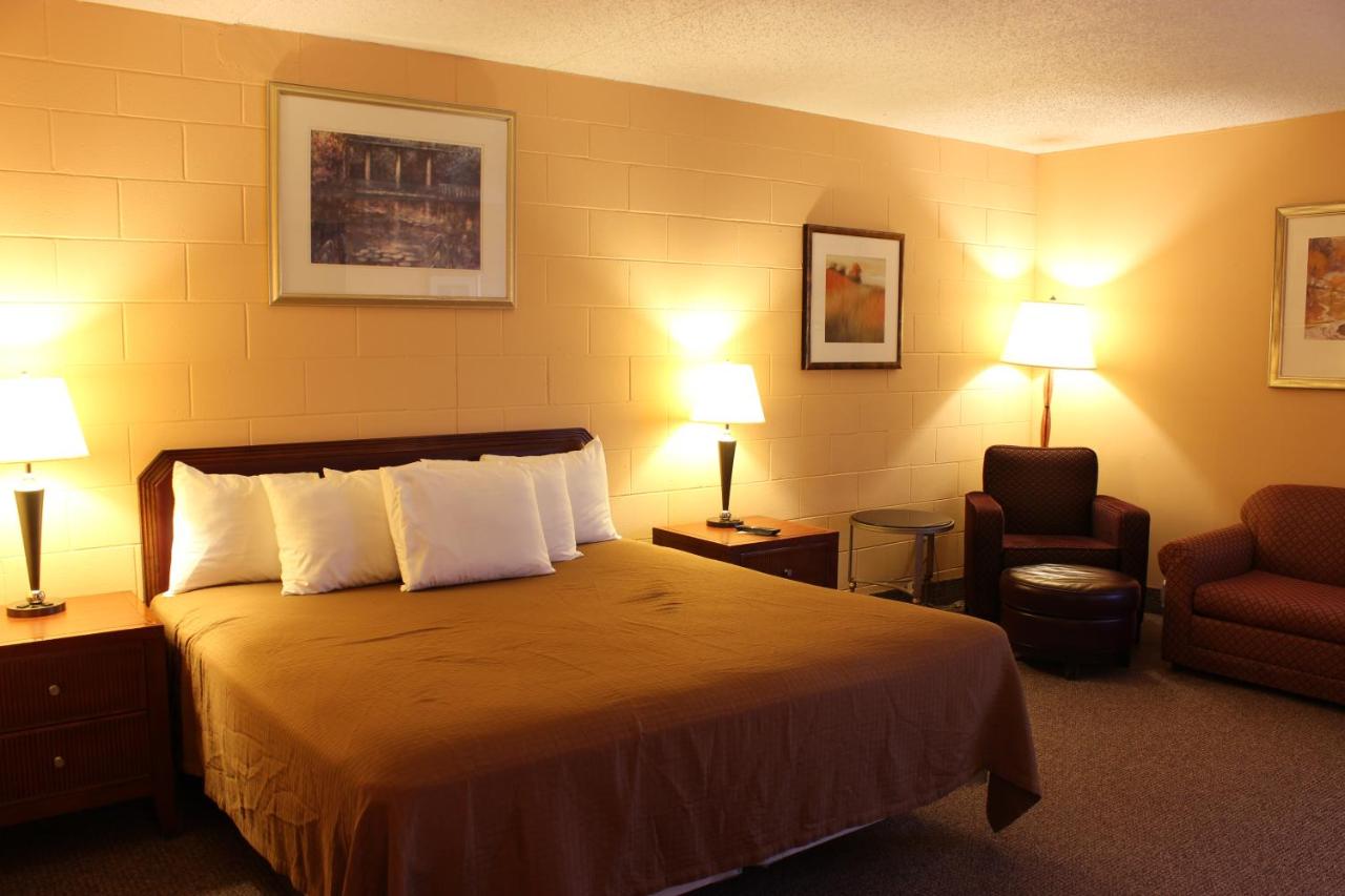 | Sunlac Inn Lakota