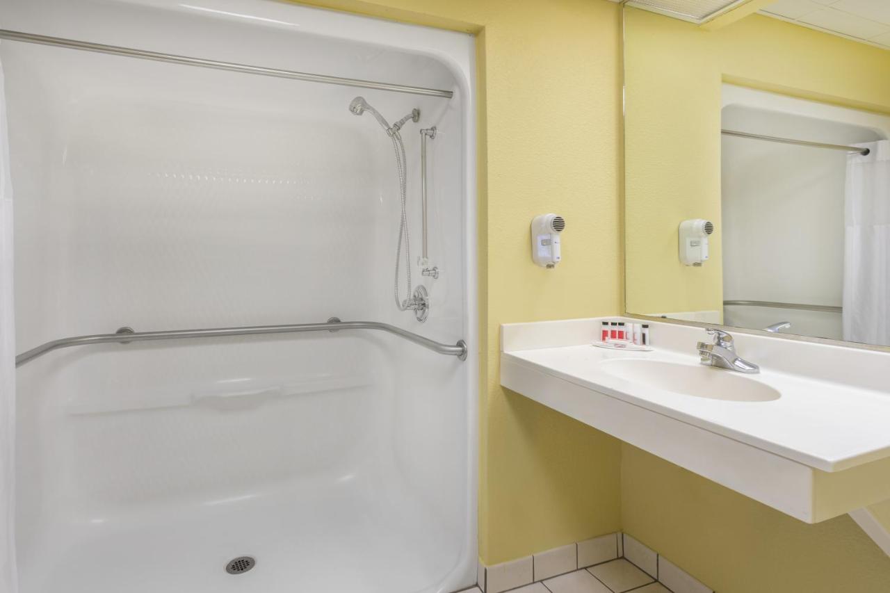 King Suite - Non-Smoking at Baymont by Wyndham Fayetteville