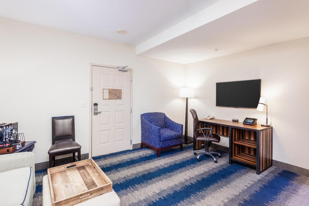 Queen Suite at The Mercantile Hotel New Orleans