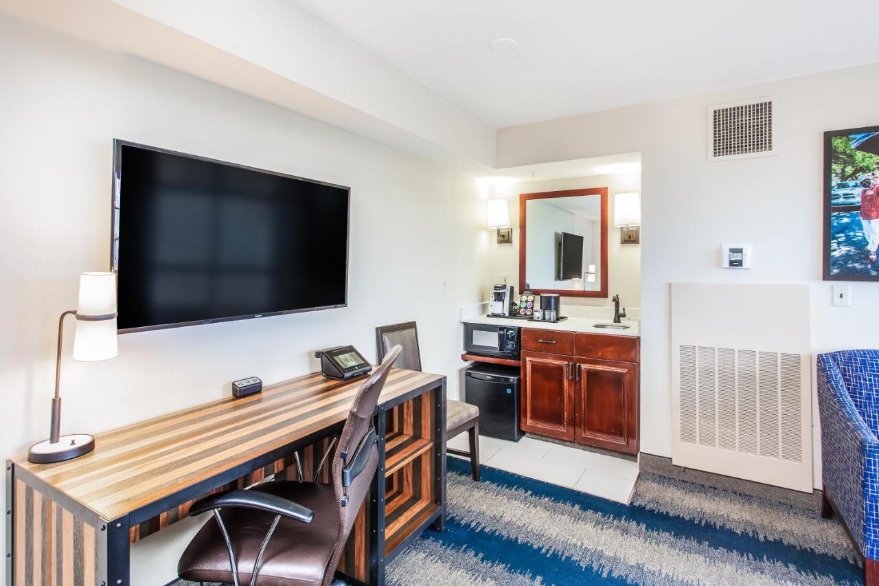Deluxe Suite at The Mercantile Hotel New Orleans