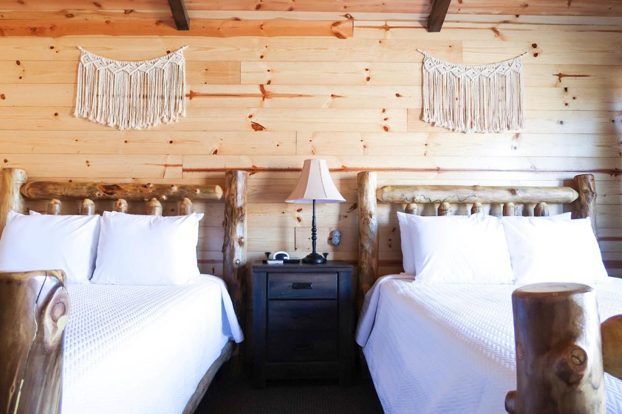 | Bryce Valley Lodging