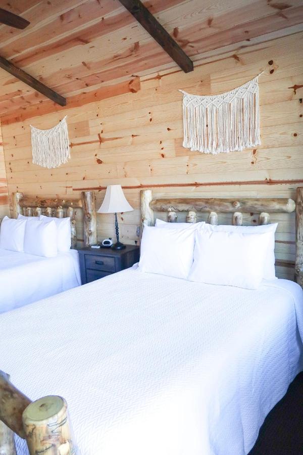 | Bryce Valley Lodging