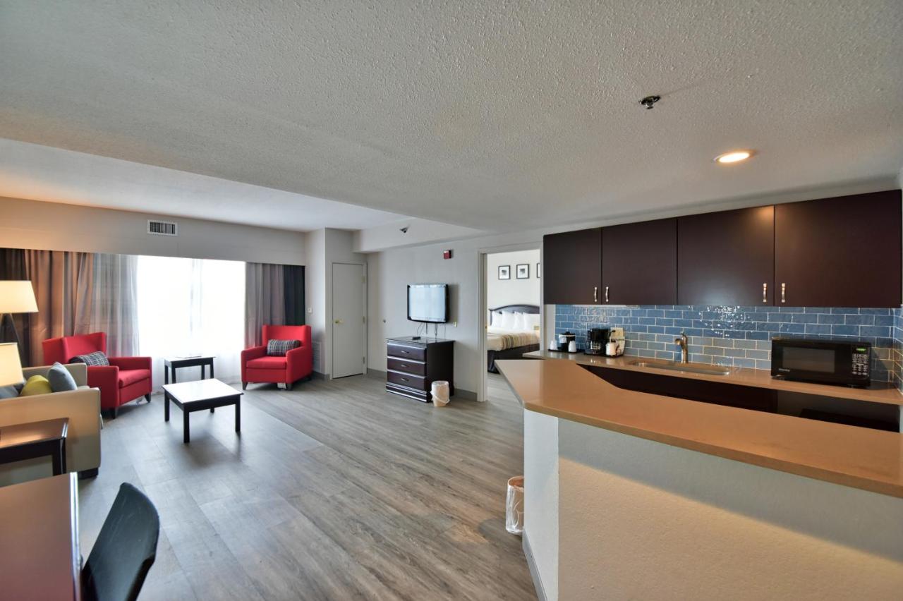 One-Bedroom Premium King Suite - Non-Smoking at Country Inn & Suites by Radisson, Ocala Southwest