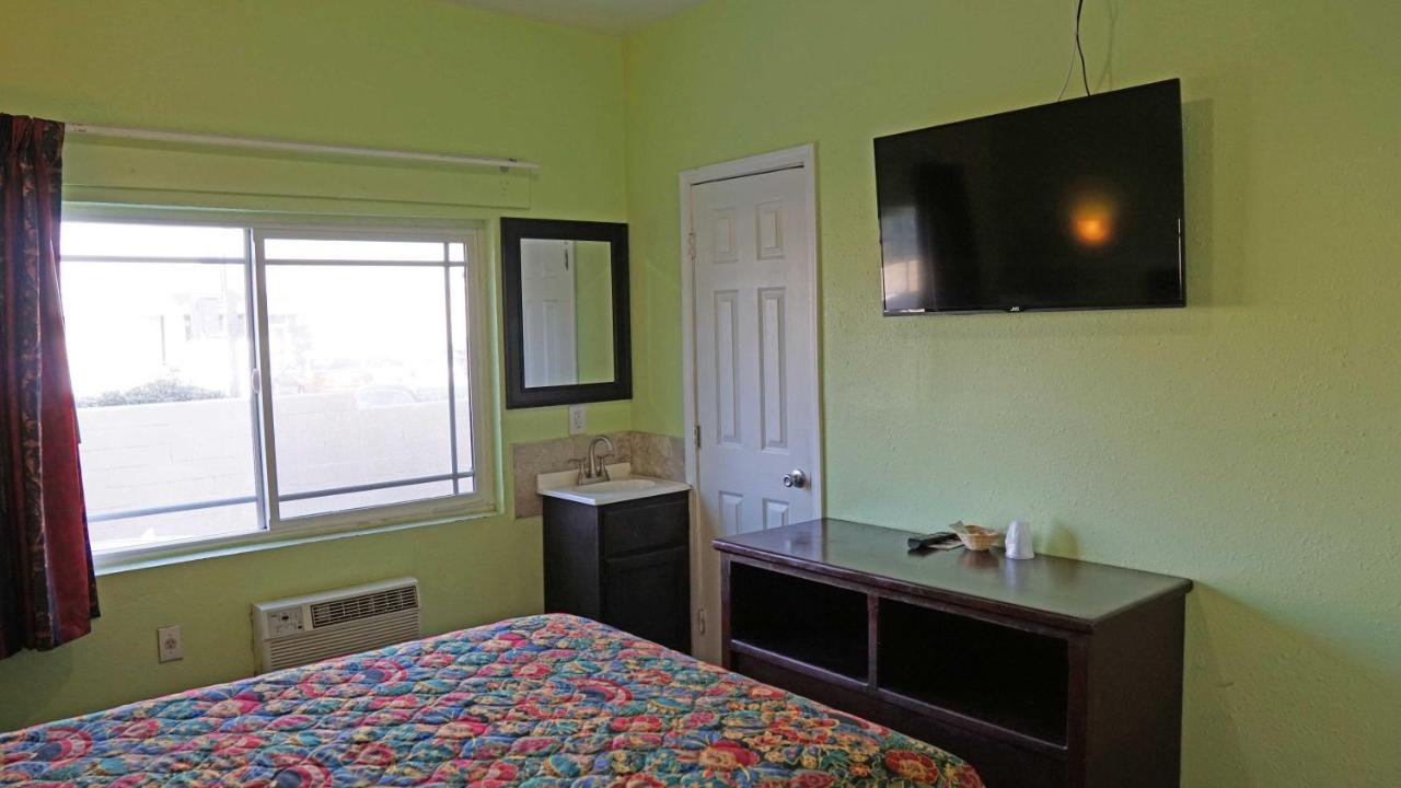  | Antonio Hotel - Downtown Los Angeles, near Hollywood