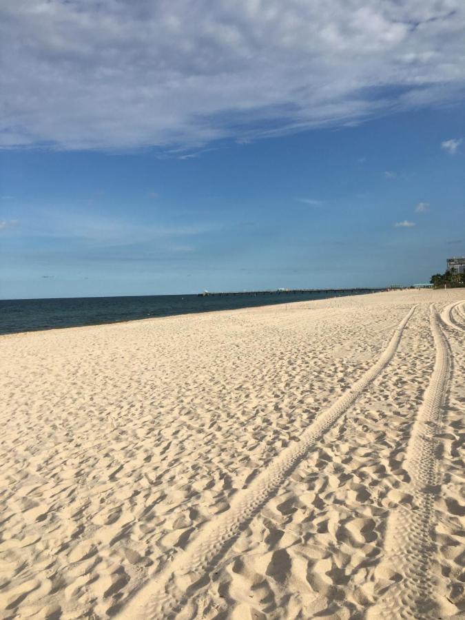  | Dee Jay Beach Resort