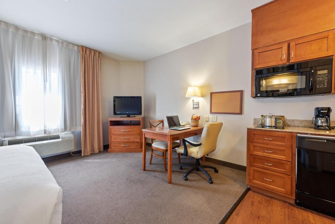 Studio Queen Room - Non-Smoking at Extended Stay America Suites Houston IAH Airport