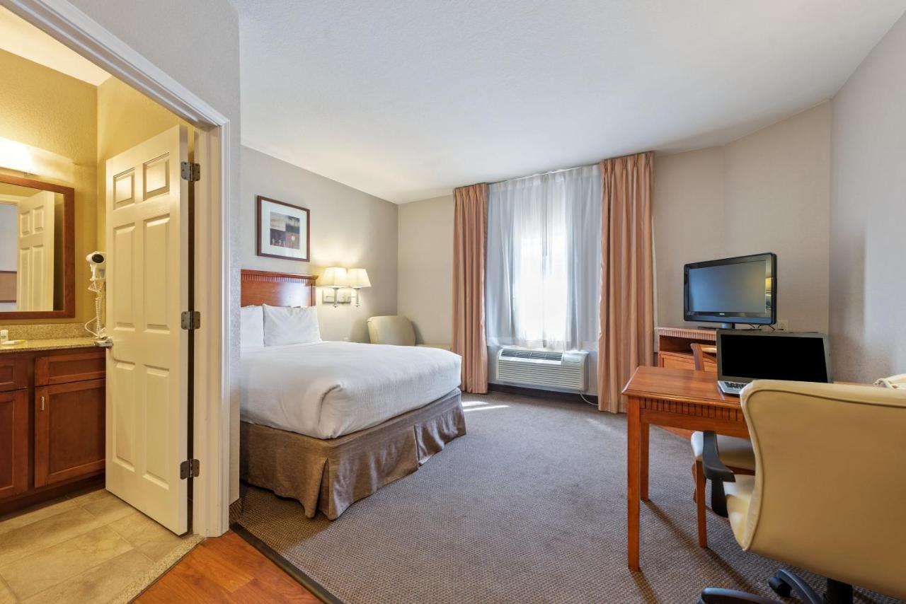 Studio Queen Room - Non-Smoking at Extended Stay America Suites Houston IAH Airport