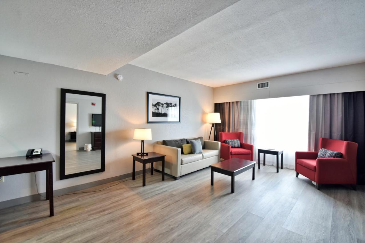 One-Bedroom Premium King Suite - Non-Smoking at Country Inn & Suites by Radisson, Ocala Southwest