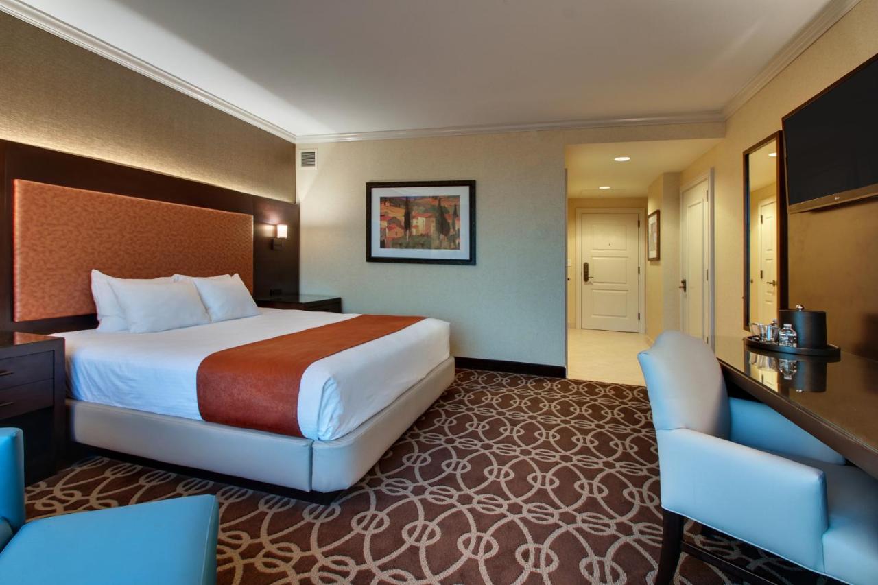 | Argosy Casino Hotel & Spa