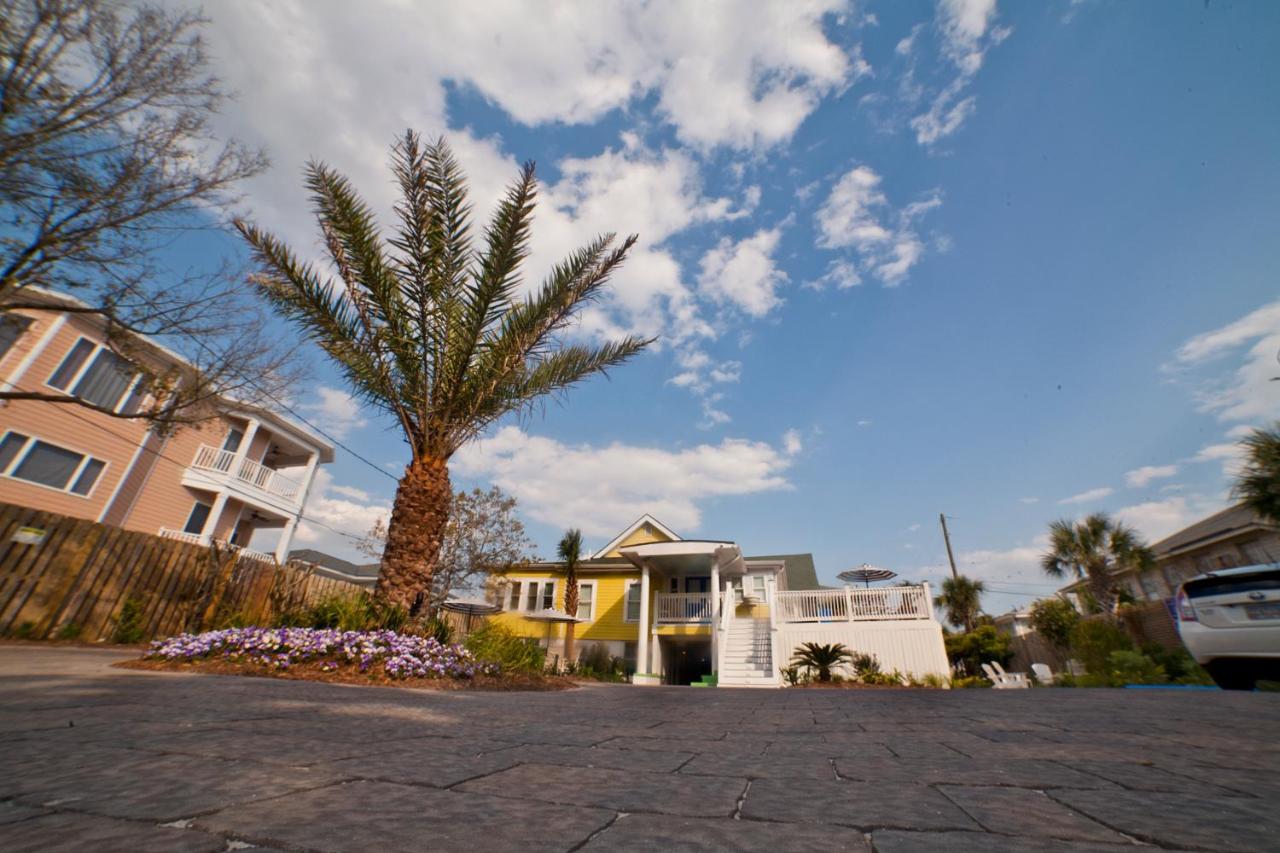 | Georgianne Inn & Suites