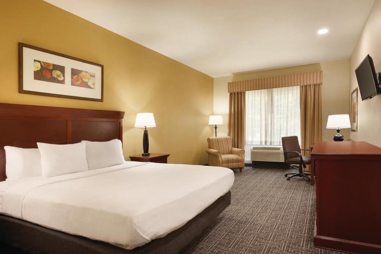 King Room - Non-Smoking at Country Inn & Suites by Radisson, Goodlettsville, TN