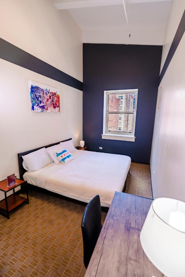Deluxe King Room with Shared Bathroom at HI Chicago Hostel