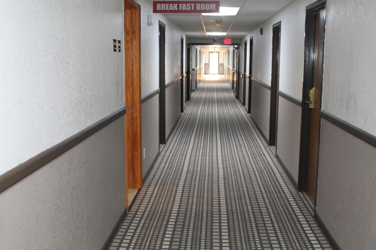 | Columbus Inn