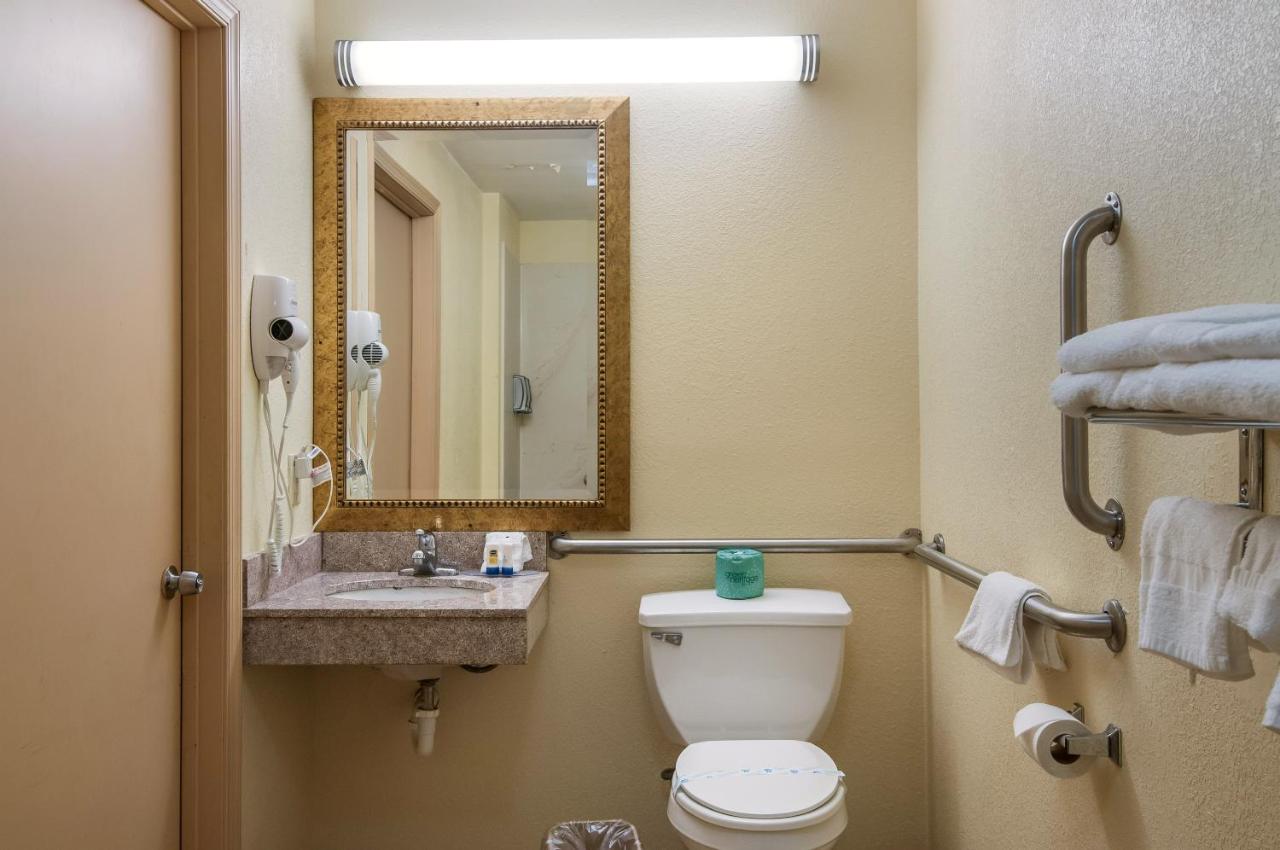 | Red Carpet Inn Newark - Irvington NJ