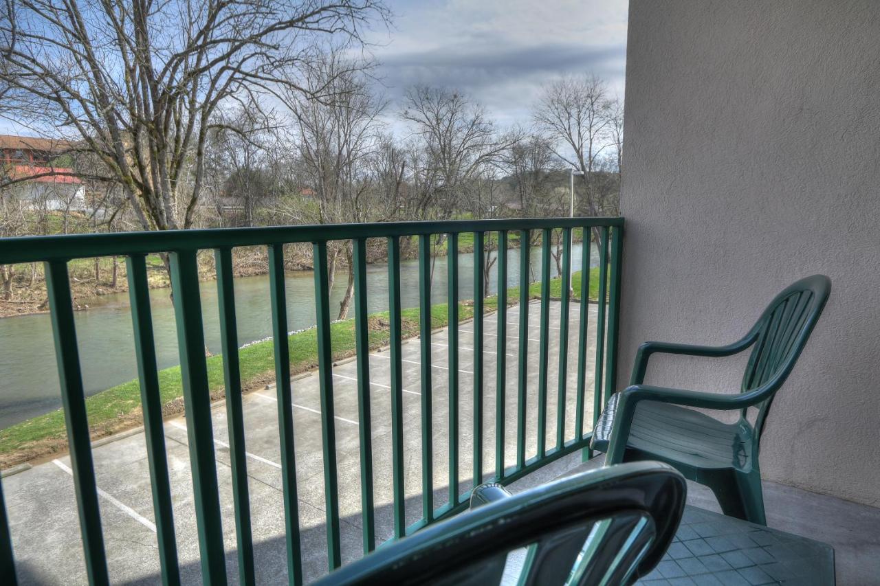 Queen Room with Two Queen Beds and Balcony at Pigeon River Inn