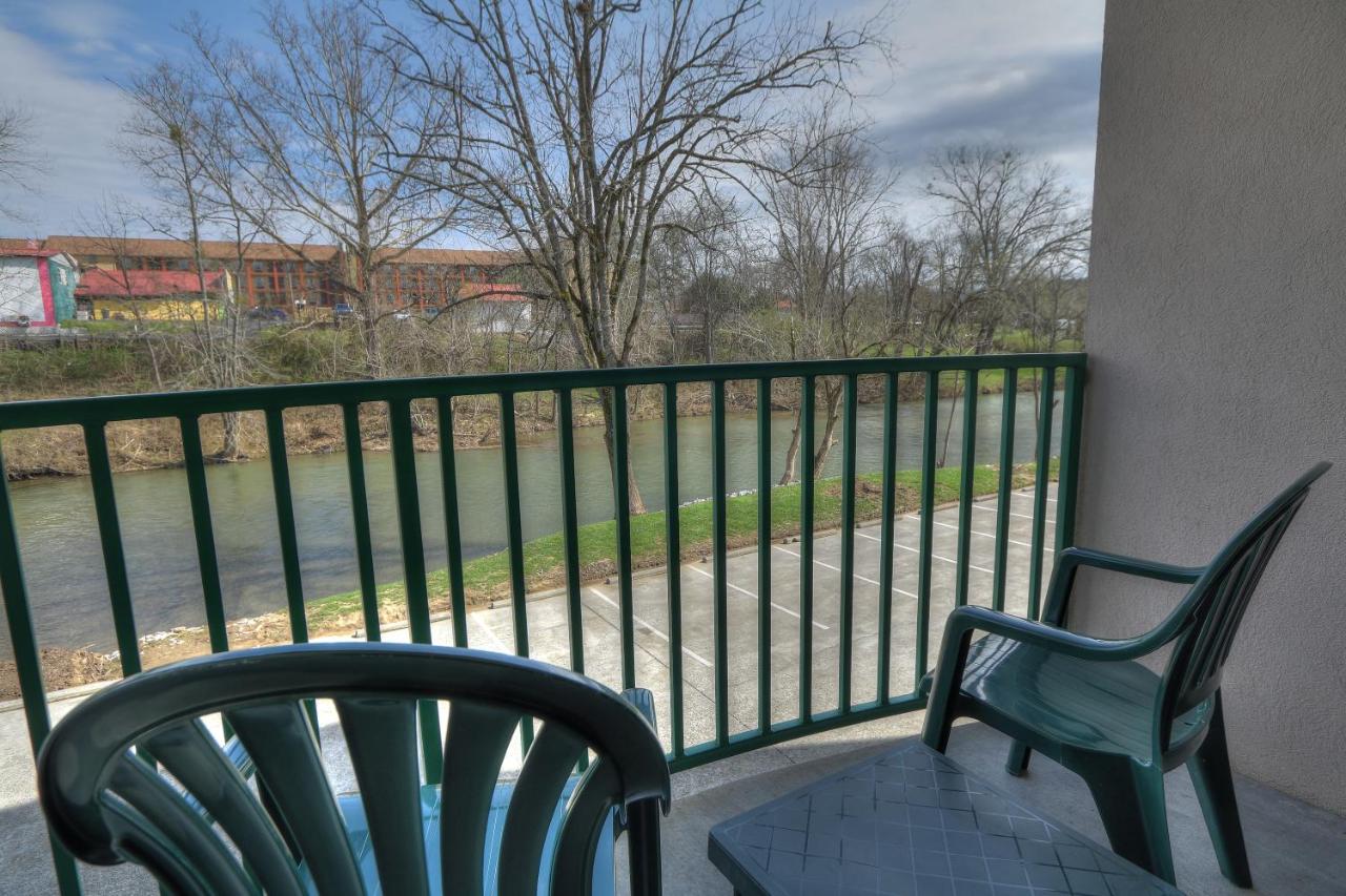Queen Room with Two Queen Beds and Balcony at Pigeon River Inn