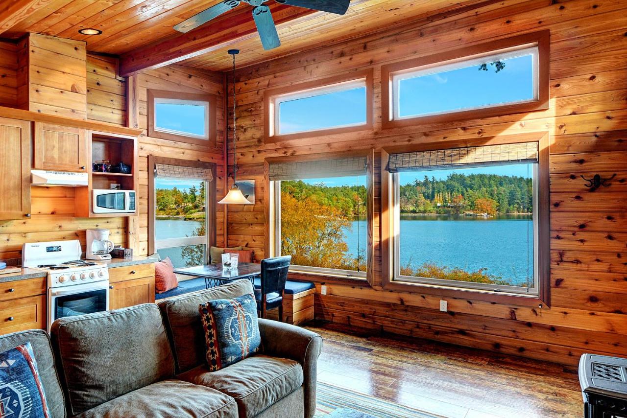 | Snug Harbor Resort and Marina
