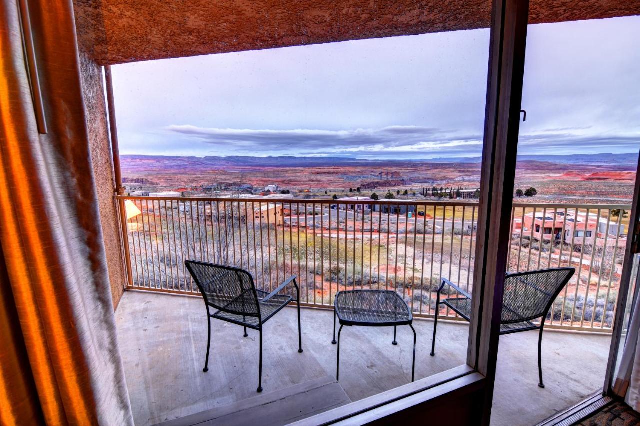 Standard Queen Room with Two Queen Beds and Balcony - Non-Smoking/Moutain View/No Pets Allowed at Quality Inn View of Lake Powell - Page
