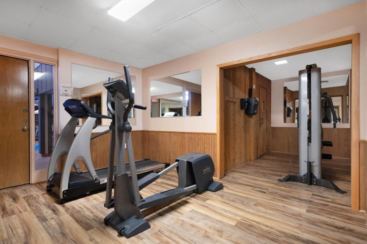 | Ramada by Wyndham Albert Lea