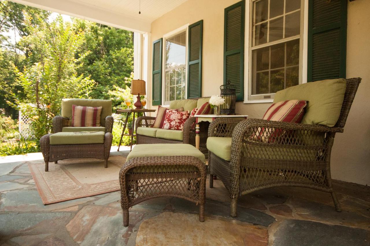 | Airwell Bed and Breakfast