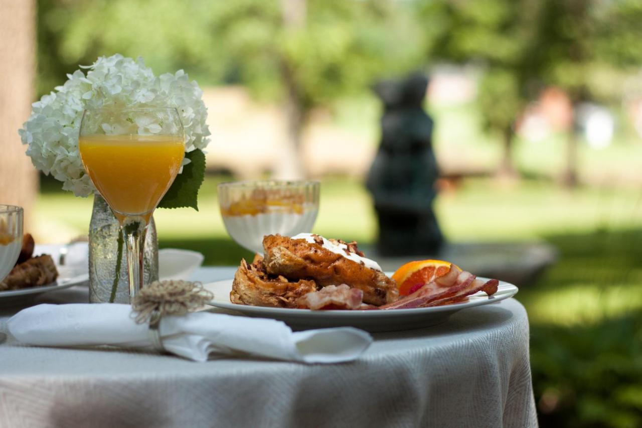 | Airwell Bed and Breakfast