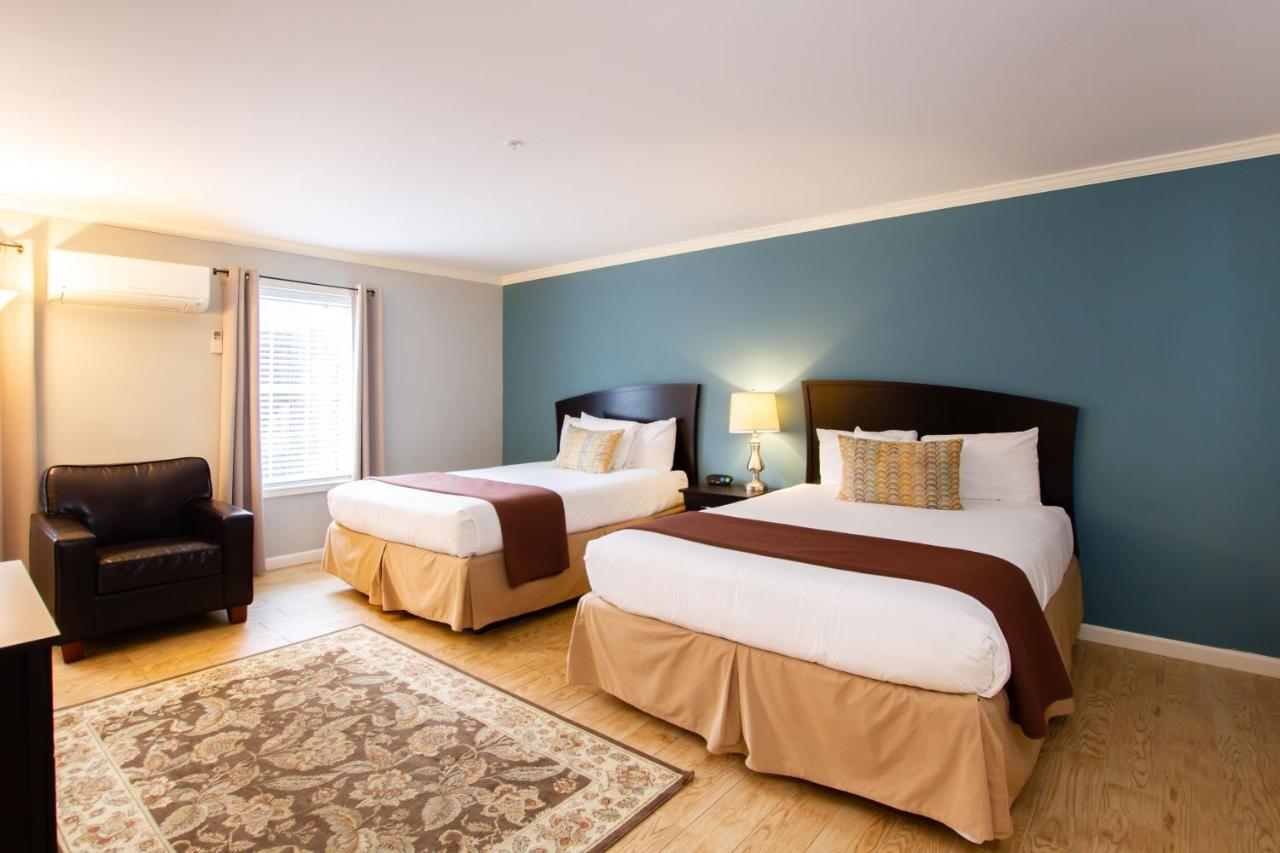 | The Dahlonega Square Hotel & Villas