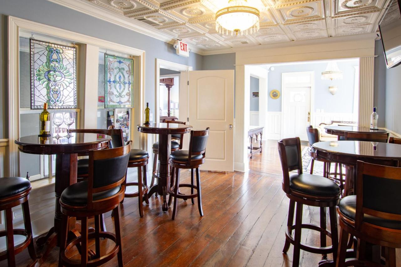 | The Dahlonega Square Hotel & Villas
