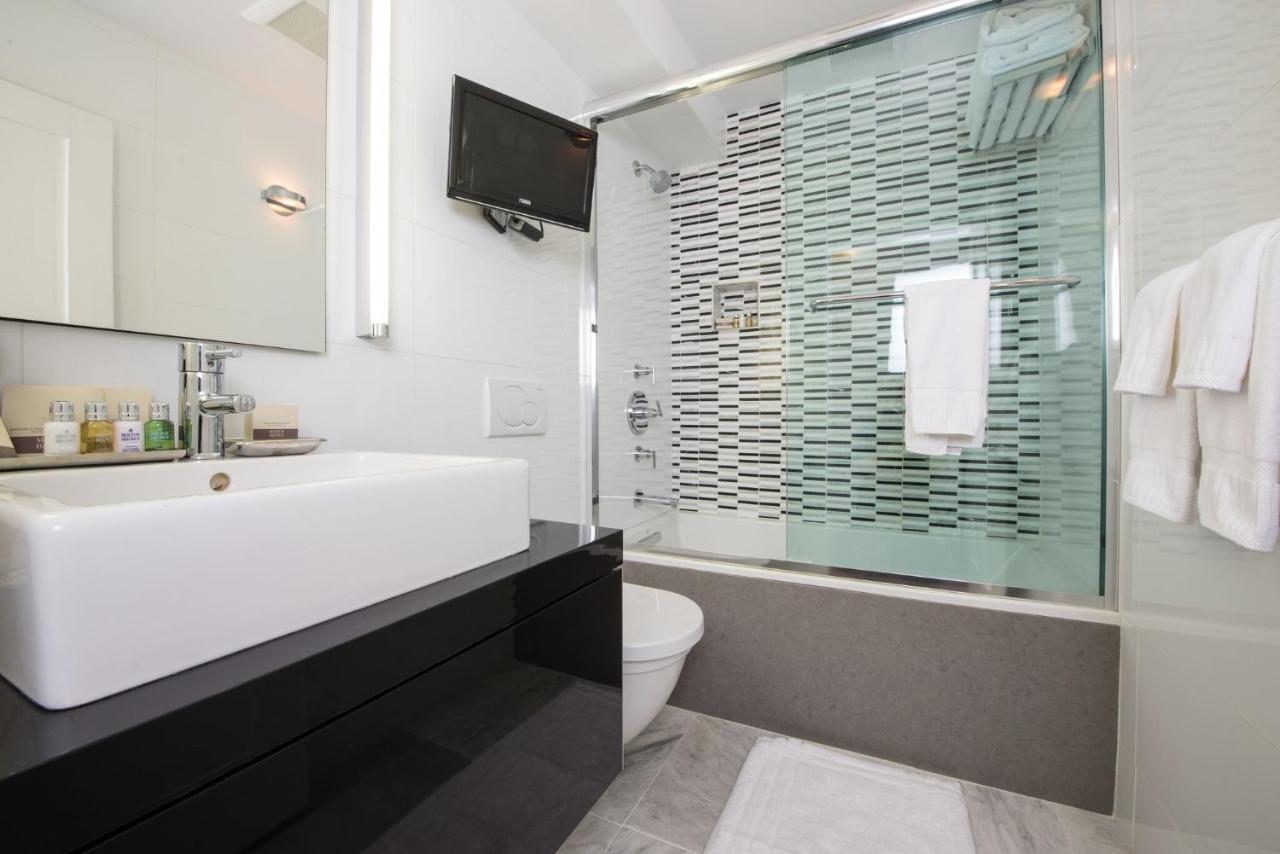 | Relais Chateaux Camden Harbour Inn