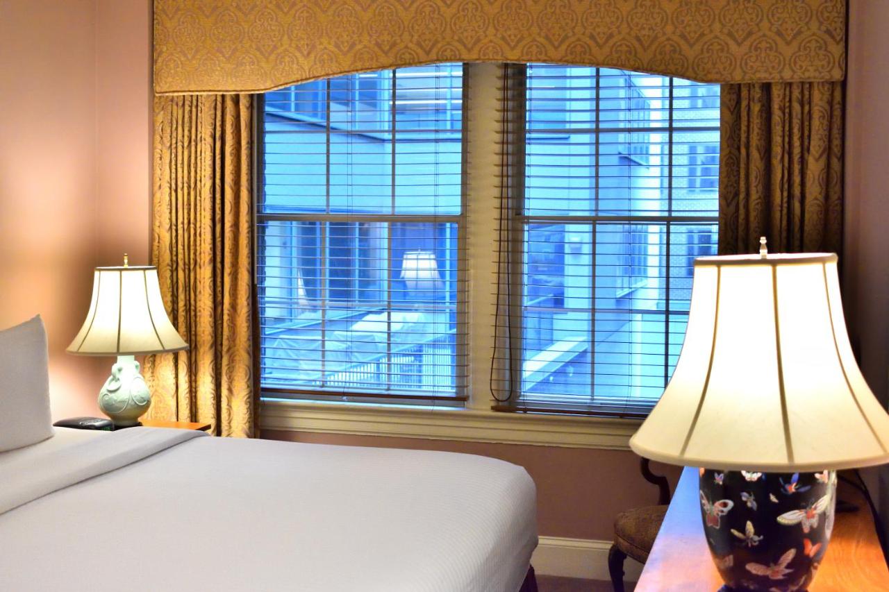 | Hotel Lombardy