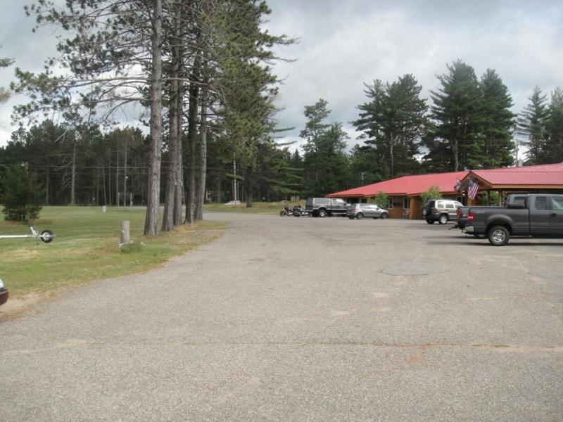  | Hiawatha Lodge Inn