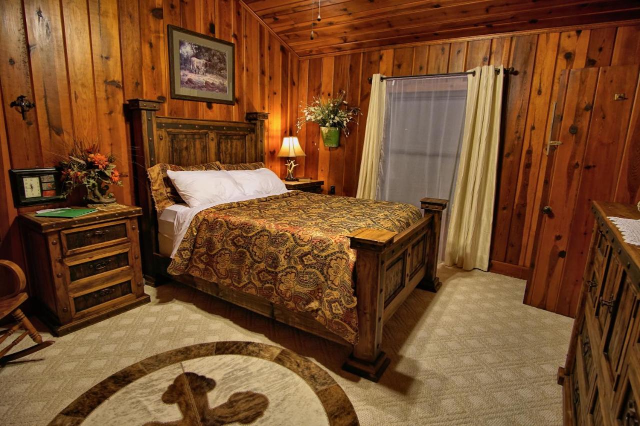 | Live Oak B&B
