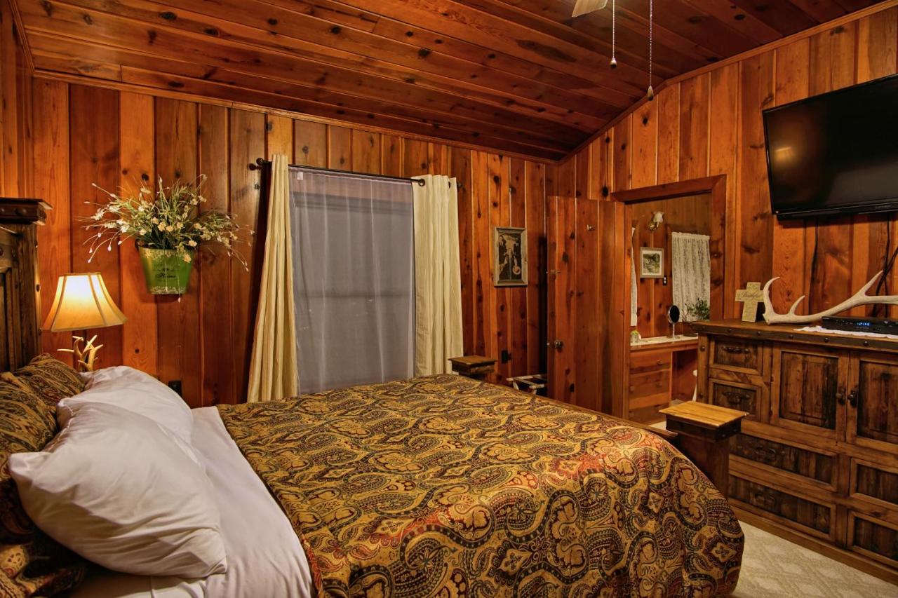 | Live Oak B&B