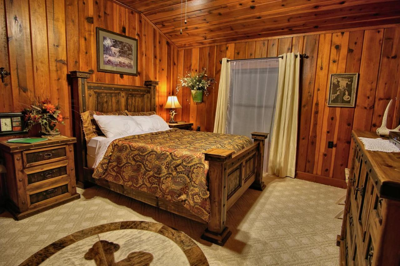 | Live Oak B&B