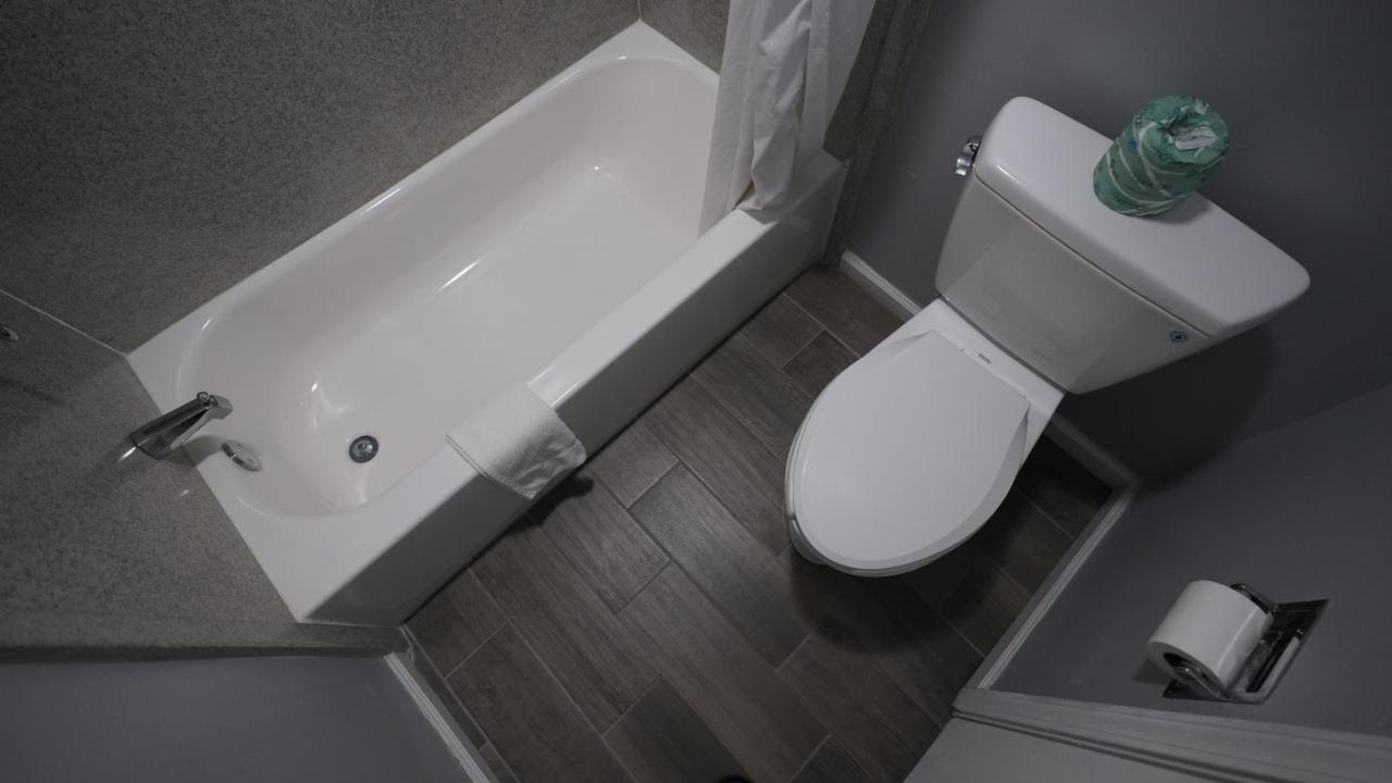 | Columbus Inn and Suites