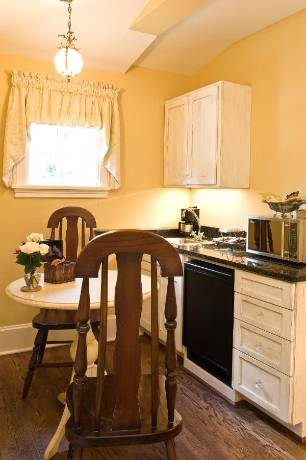 | Black Walnut B&B Inn