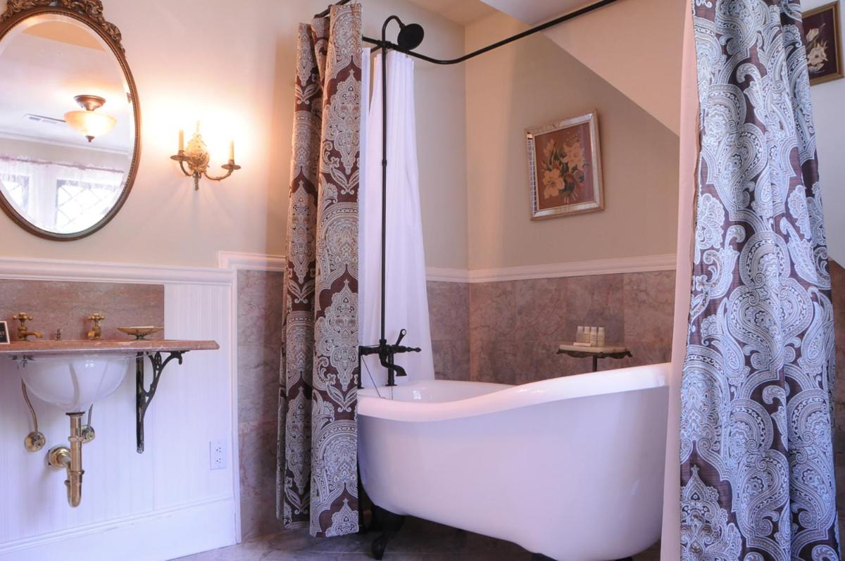 | Black Walnut B&B Inn
