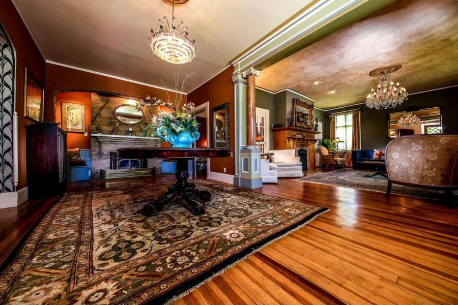 | Black Walnut B&B Inn