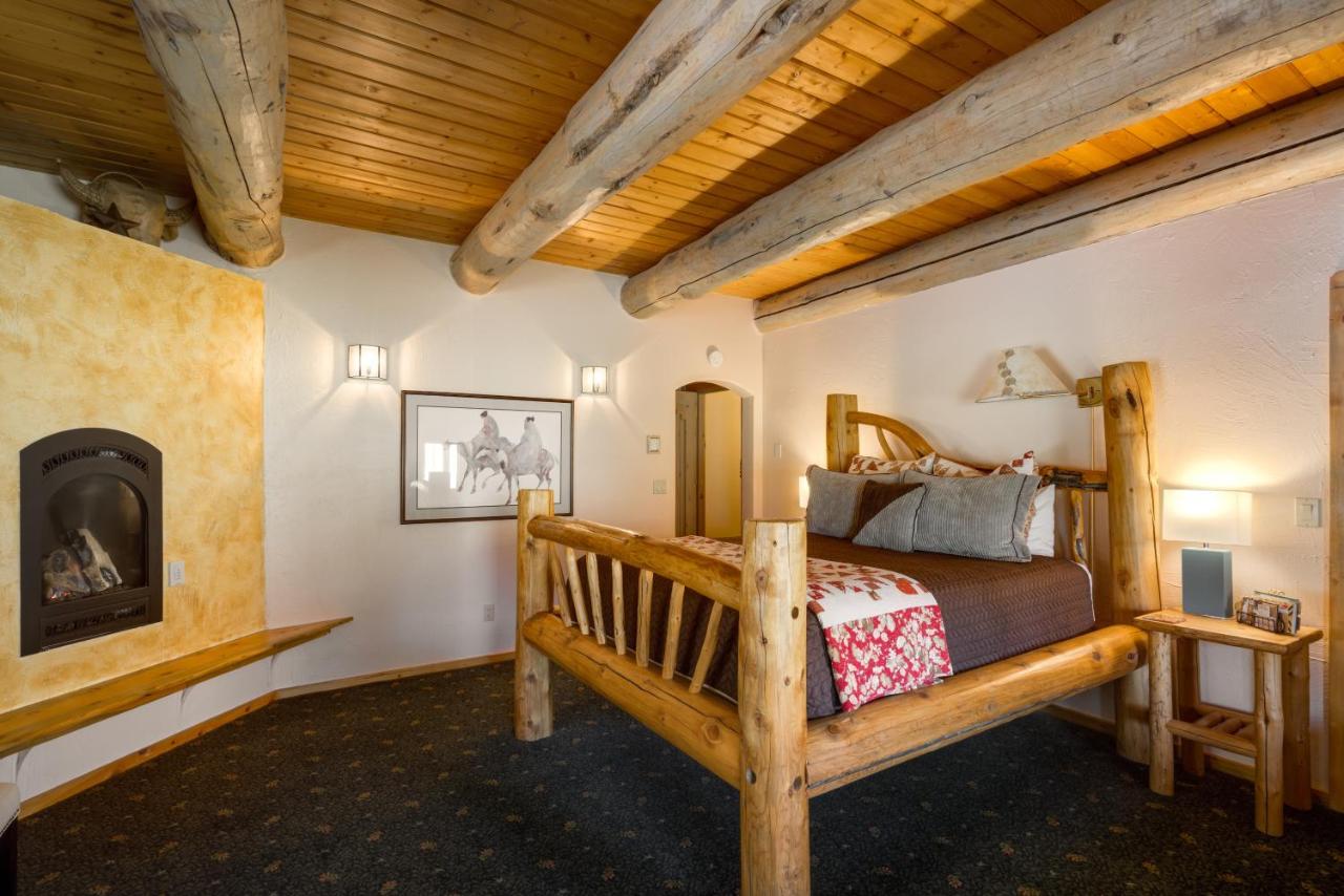  | Mariposa Lodge Bed and Breakfast