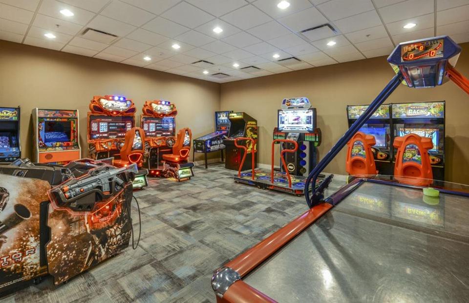  | Windsor-5 Bed Townhouse w/splashpool-3804WW