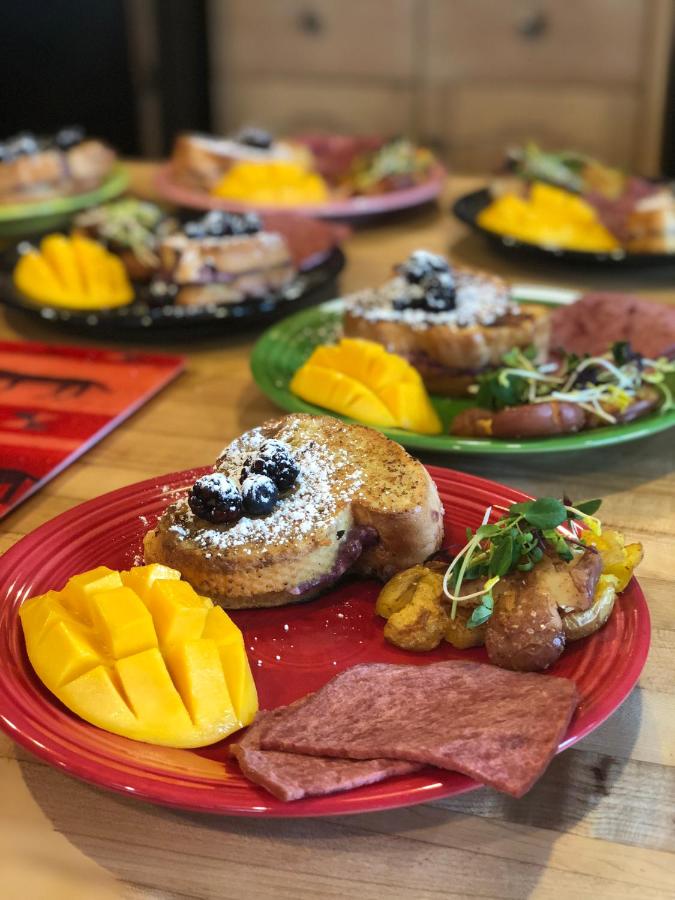  | Mariposa Lodge Bed and Breakfast