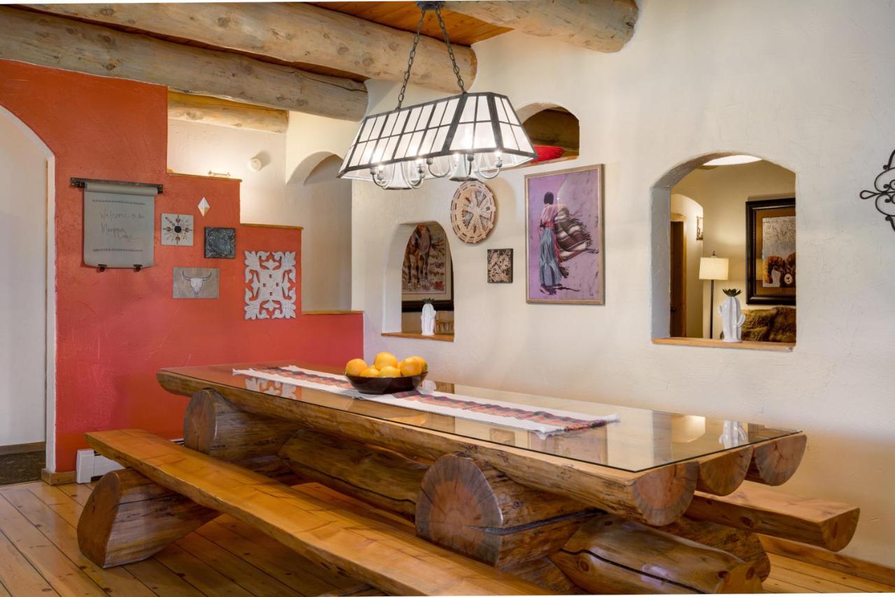 | Mariposa Lodge Bed and Breakfast