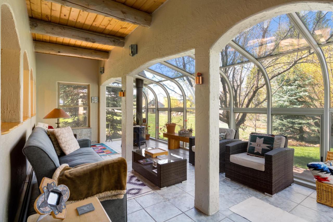  | Mariposa Lodge Bed and Breakfast