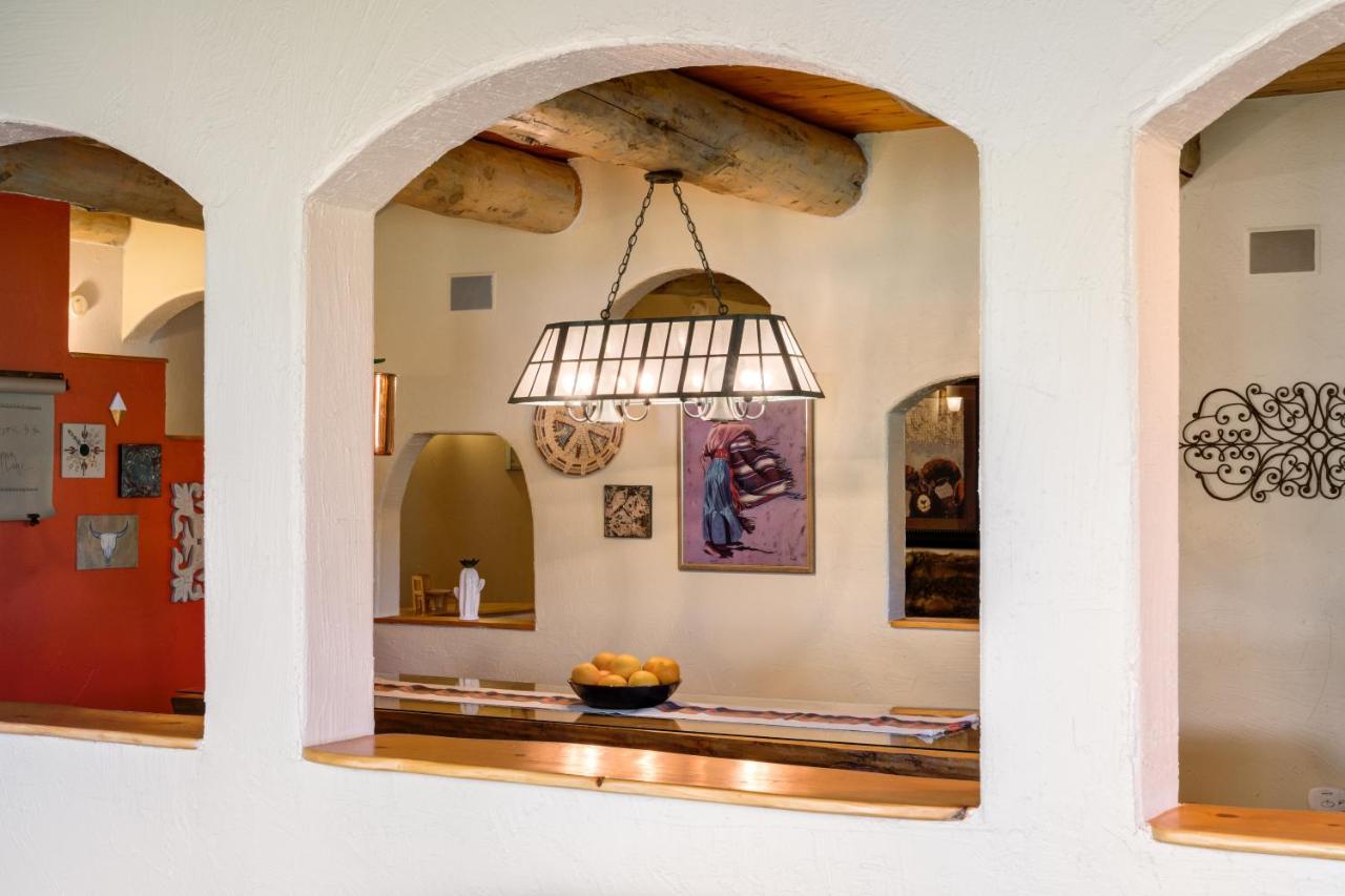  | Mariposa Lodge Bed and Breakfast
