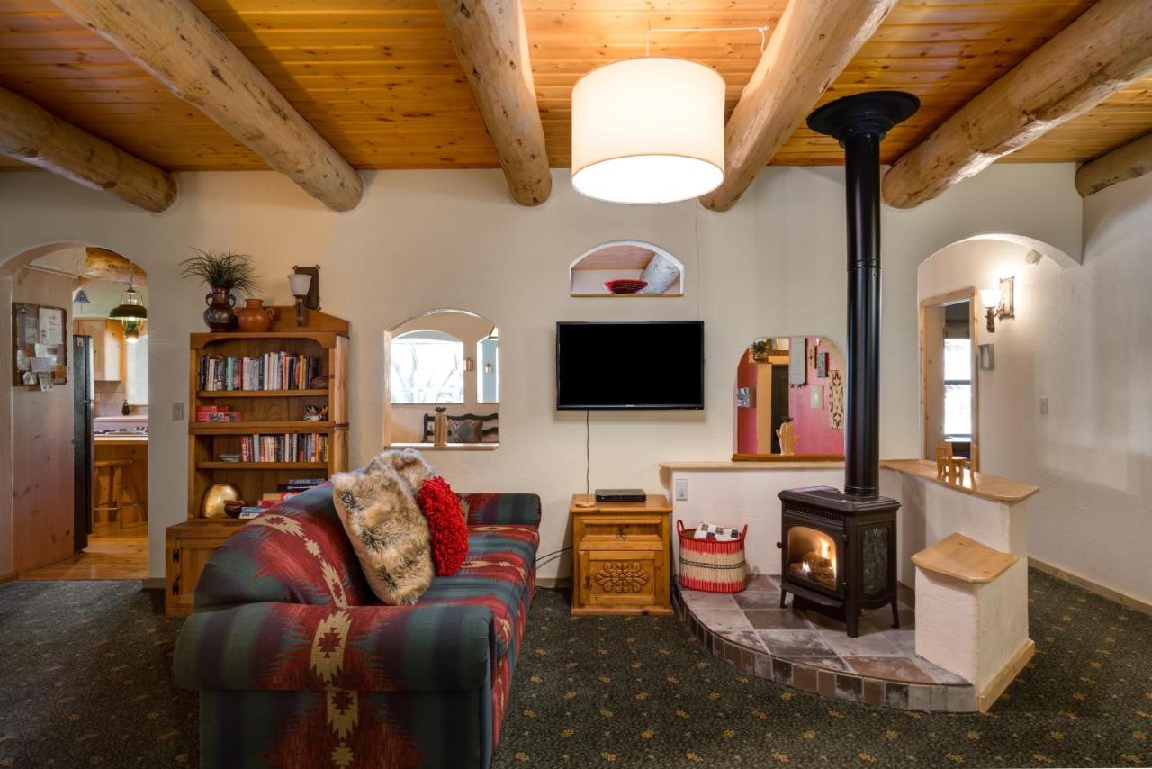  | Mariposa Lodge Bed and Breakfast